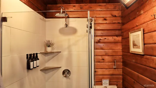 $599,000 | 861 Gardner Street, South Lake Tahoe, CA 96150