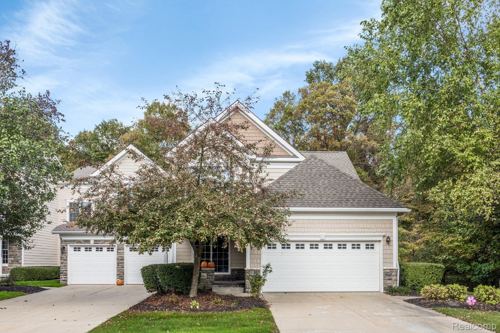 24934 Reeds Pointe Drive Novi, MI 48374 - Photo 43 of 55 3-web-or-mls-24934 Reeds Pointe Drive, Novi0037.jpg