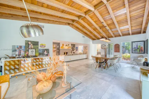 $2,500,000 | 9737 Southwest 98th Street, Miami, FL 33176