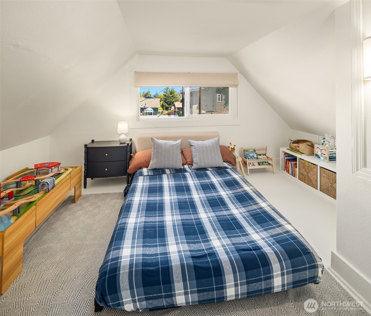 1911 Rucker Avenue Everett, WA 98201 - Photo 14 of 25