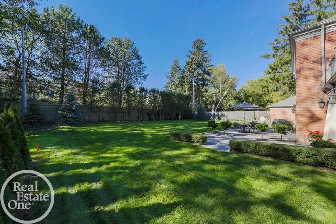 15 Provencal Road Grosse Pointe, MI 48236 - Photo 45 of 50 31333812-45.JPG
