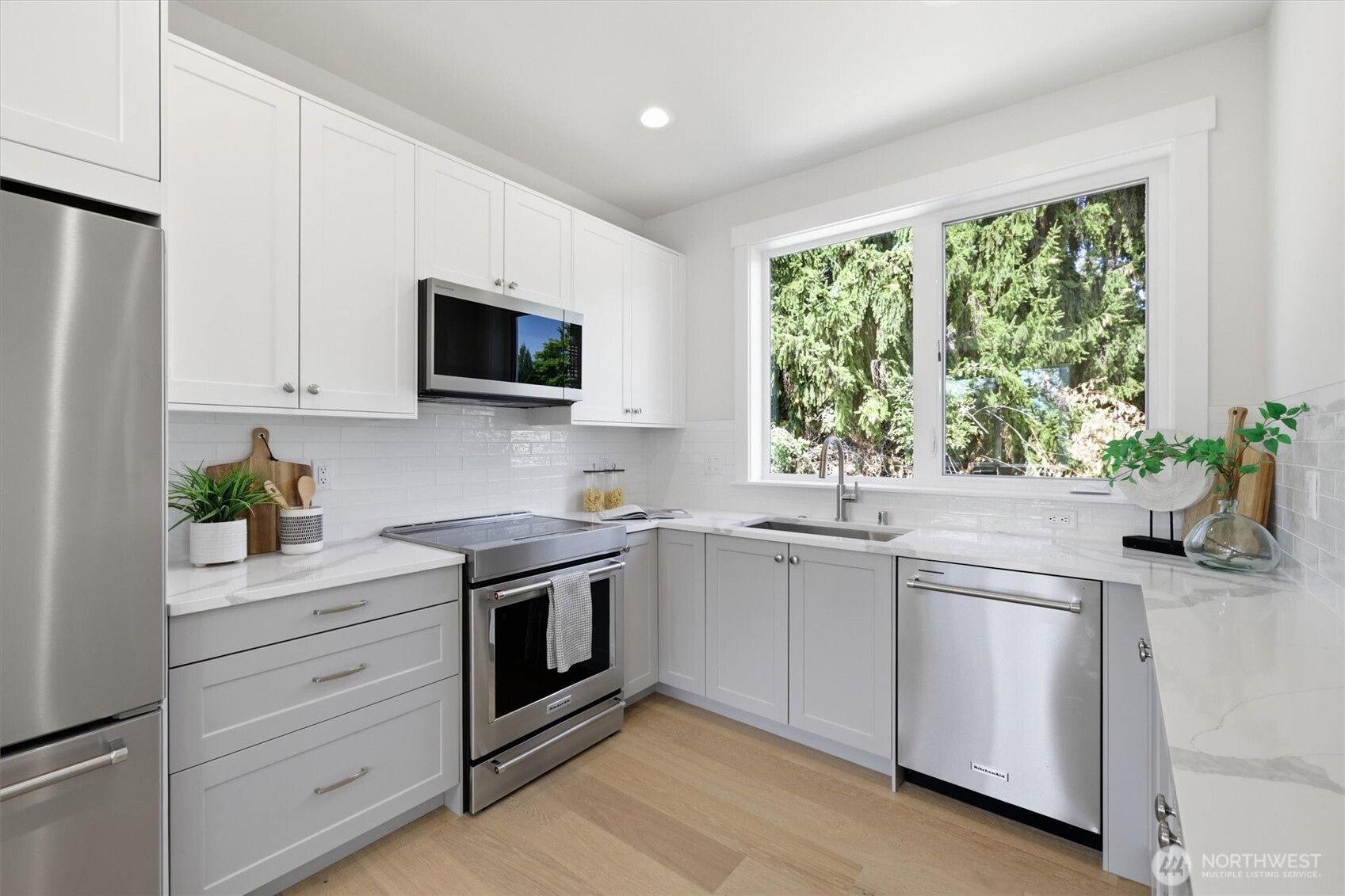 8815 Densmore Avenue North, Unit B Seattle, WA 98103 - Photo 10 of 24 Gallery Image 10