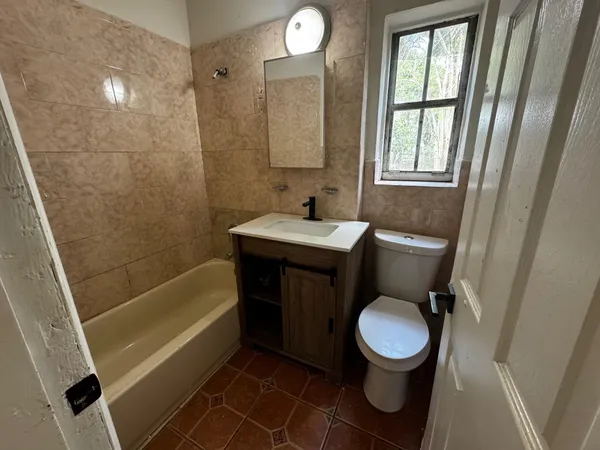 $2,195 | 75 Northwest 84th Street, Miami, FL 33150