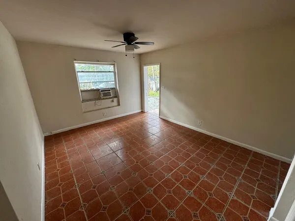 $2,195 | 75 Northwest 84th Street, Miami, FL 33150