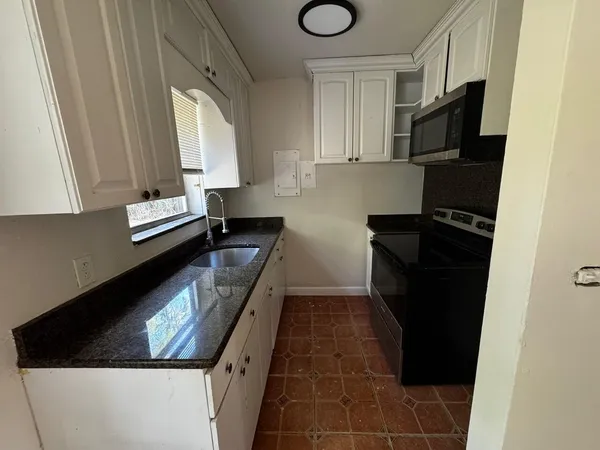 $2,195 | 75 Northwest 84th Street, Miami, FL 33150