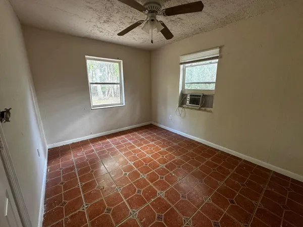$2,195 | 75 Northwest 84th Street, Miami, FL 33150