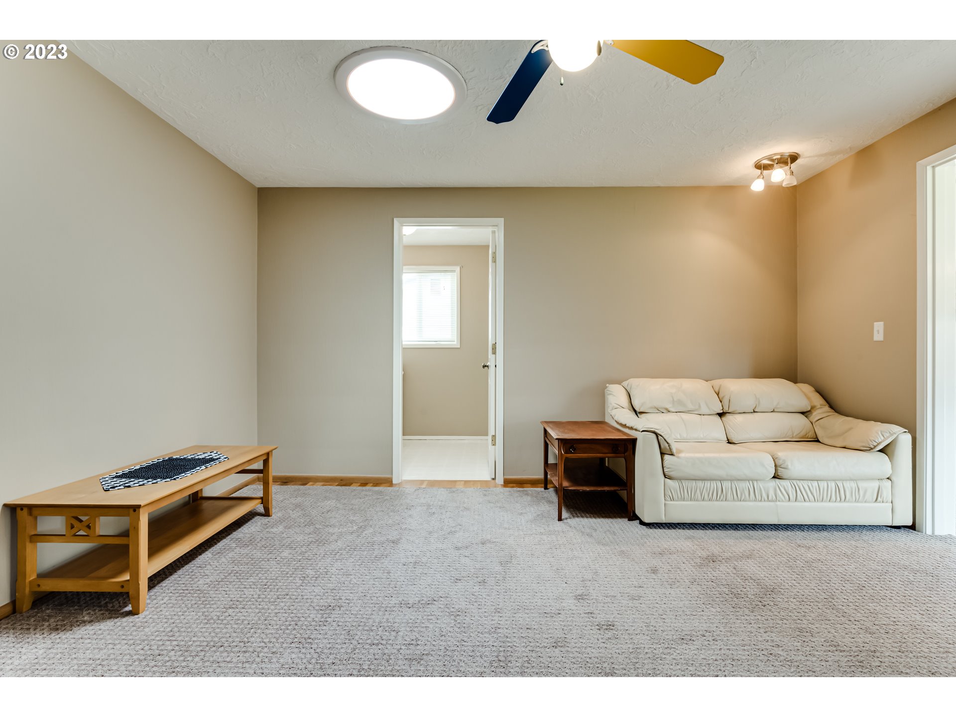 2407 17th Street Springfield, OR 97477 - Photo 24 of 40 a living room with furniture