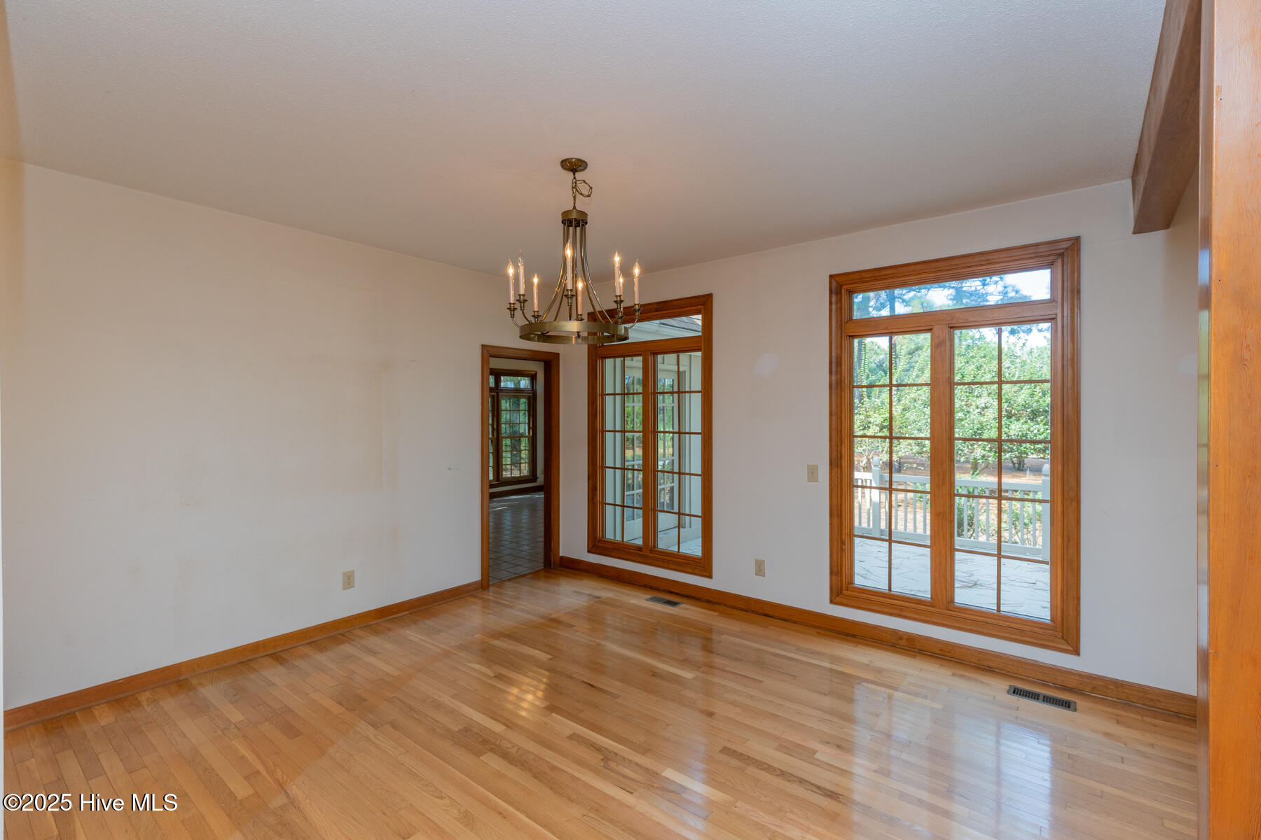 29 Edinburgh Lane Pinehurst, NC 28374 - Photo 9 of 37 dining room1