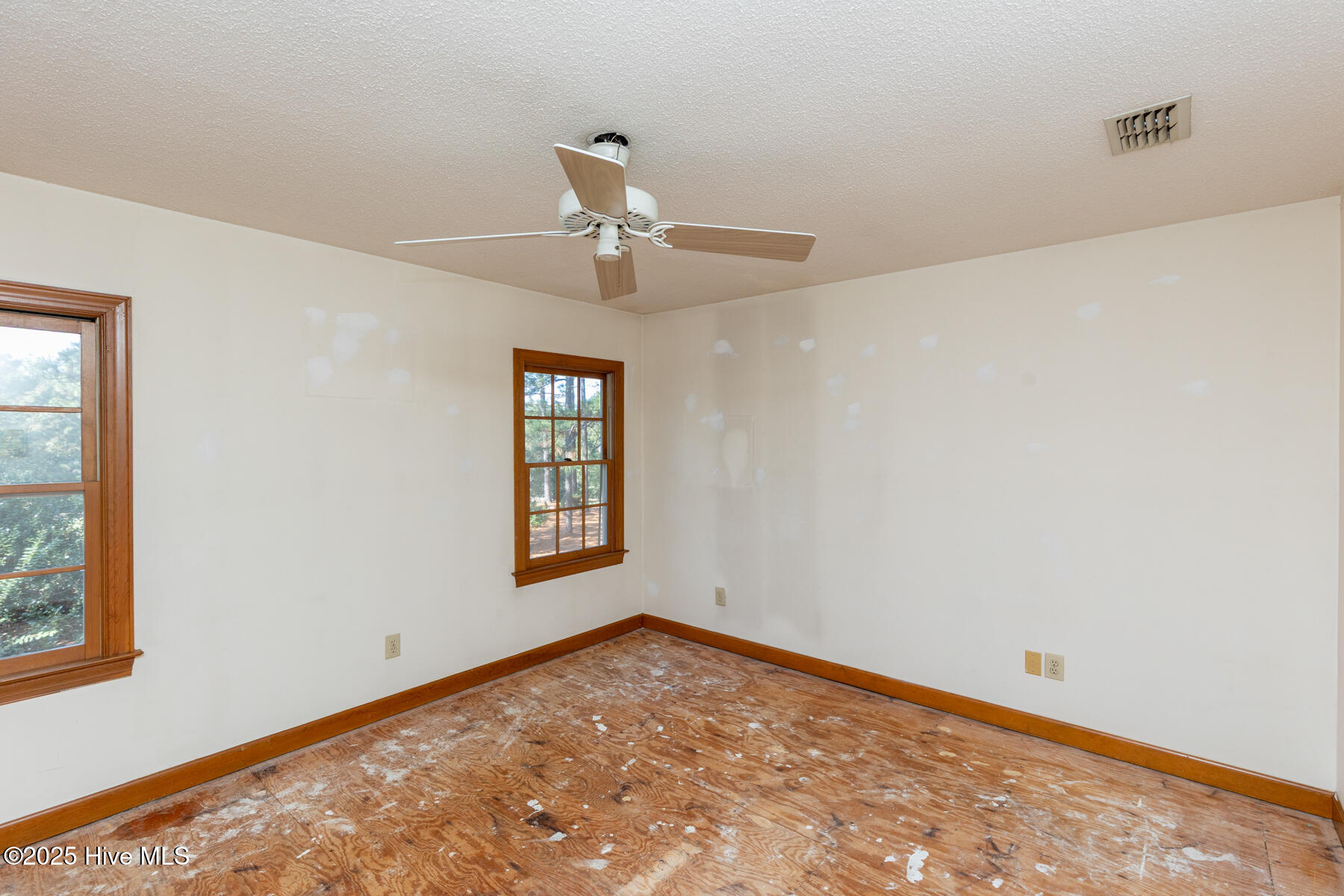 29 Edinburgh Lane Pinehurst, NC 28374 - Photo 22 of 37 upper xbed1-1