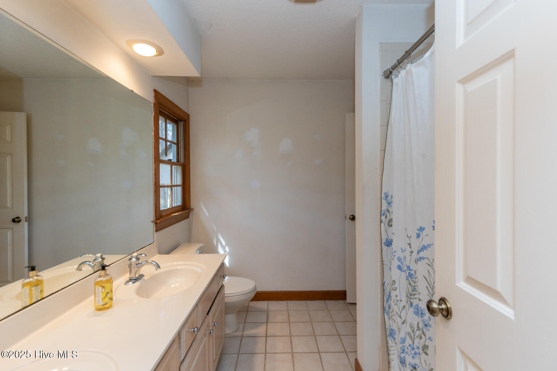 29 Edinburgh Lane Pinehurst, NC 28374 - Photo 25 of 37 upper bath2