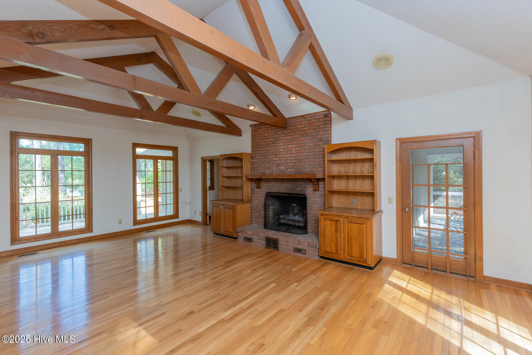 29 Edinburgh Lane Pinehurst, NC 28374 - Photo 4 of 37 living room1