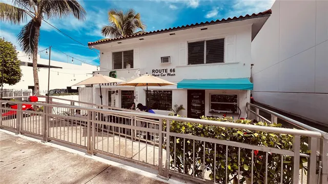 $2,700 | 1845 Bay Road, Unit U, Miami Beach, FL 33139