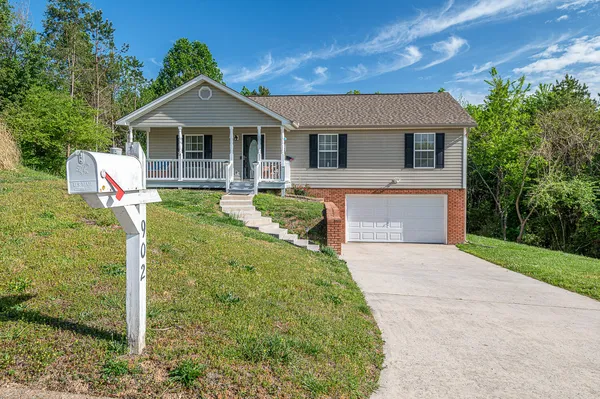 $325,000 | 902 Clay Hill Drive, Soddy Daisy, TN 37379
