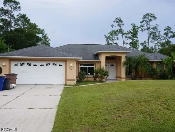 $2,000 | 703 Grant Avenue, Lehigh Acres, FL 33972