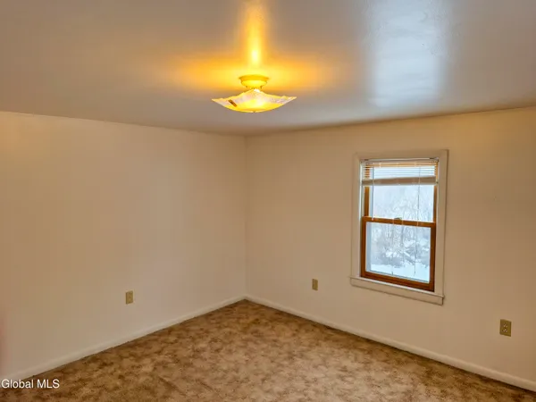 $1,850 | 160 Old Plant Road, Halfmoon, NY 12065