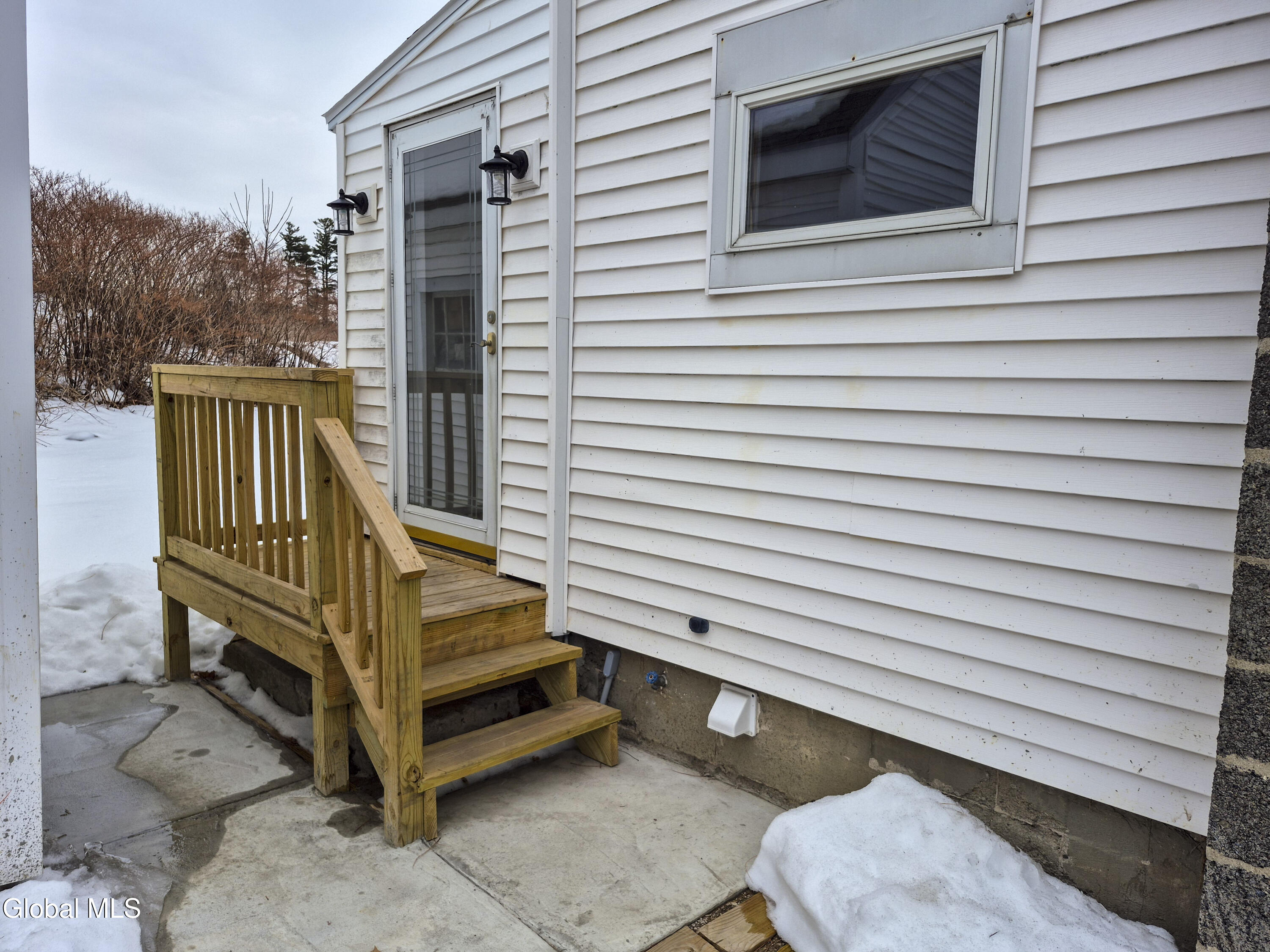 160 Old Plant Road Halfmoon, NY 12065 - Photo 2 of 13 160 old plant-4