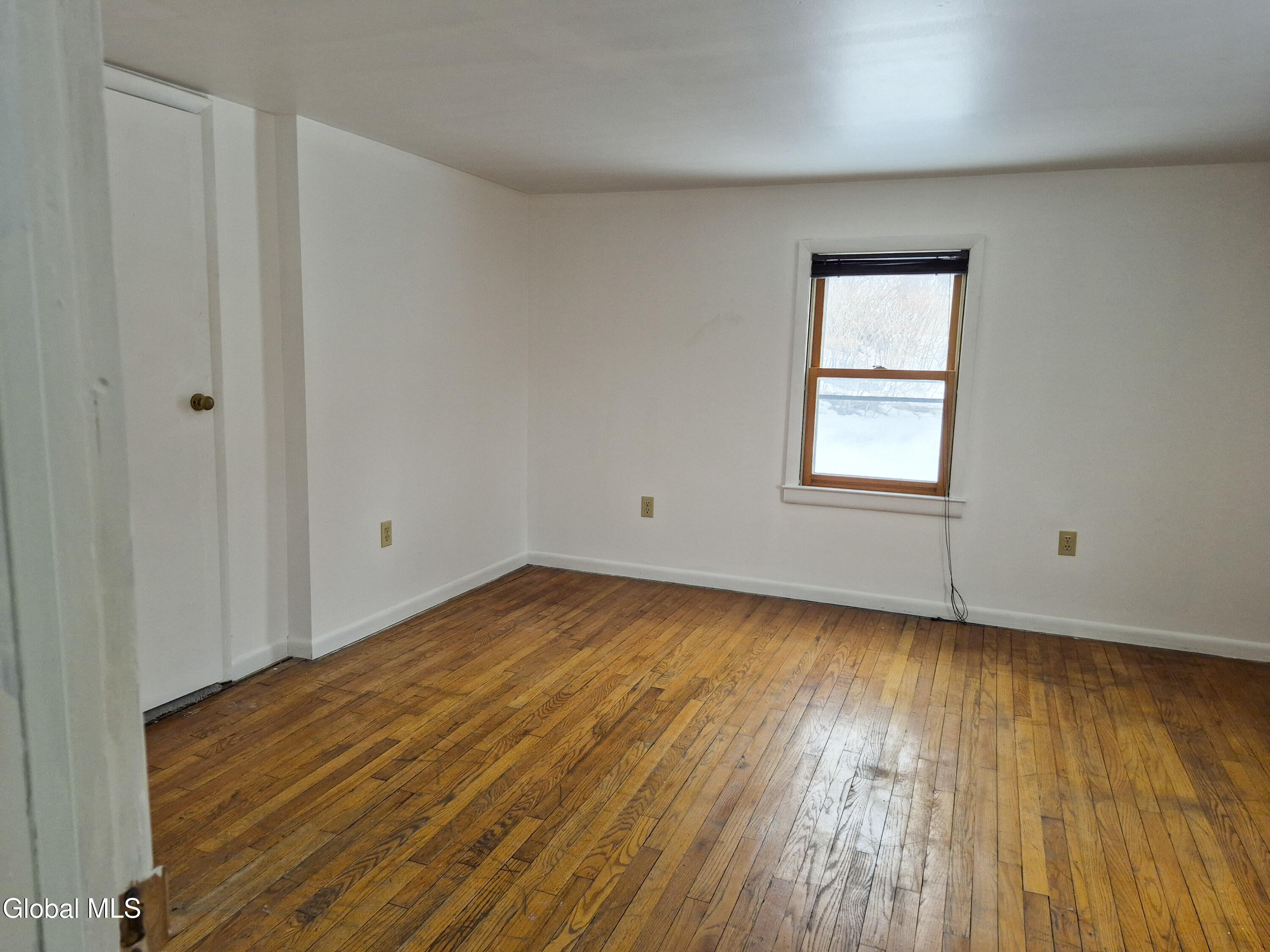 160 Old Plant Road Halfmoon, NY 12065 - Photo 8 of 13 160 old plant-11