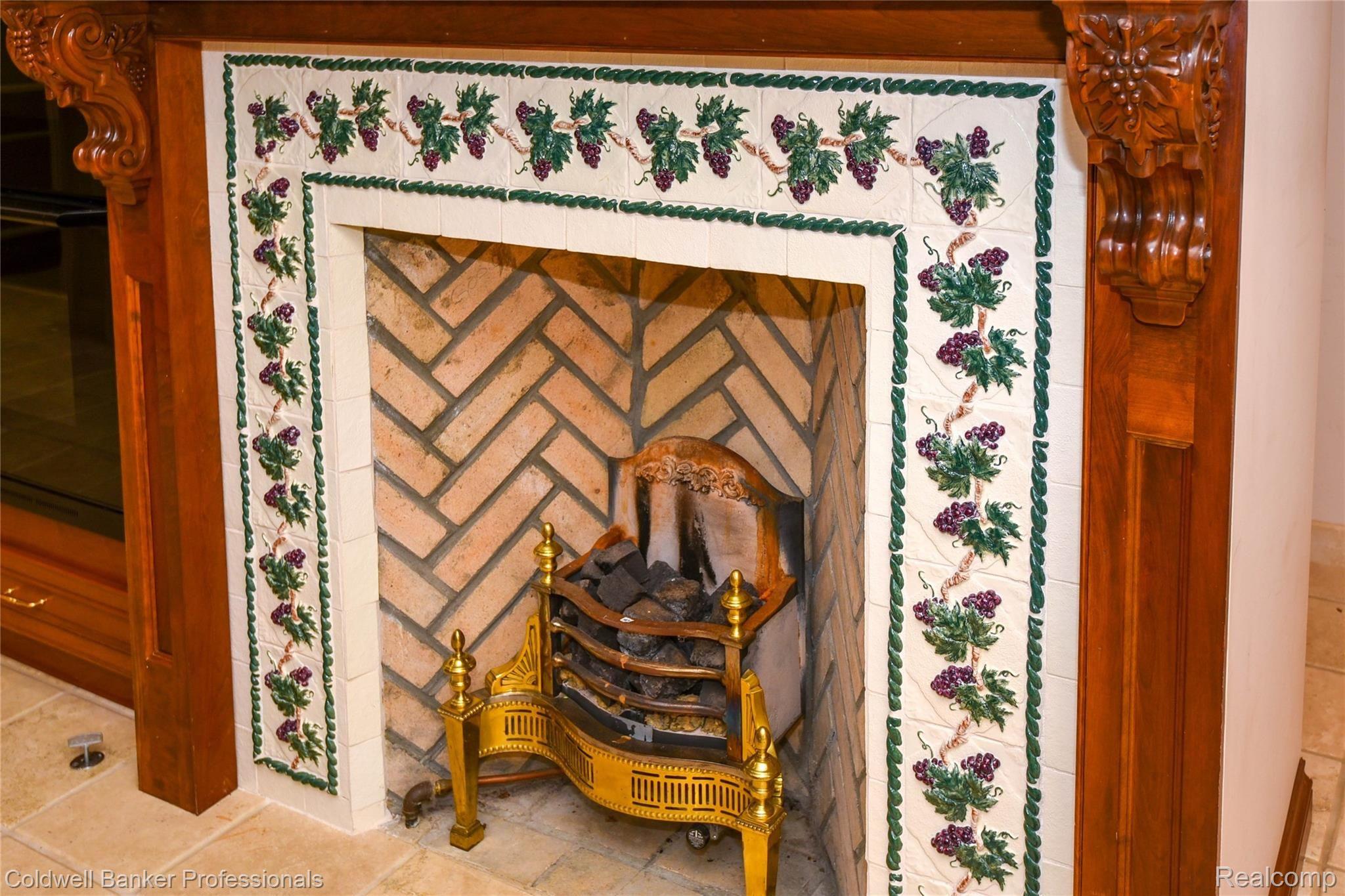 9250 Fox Hollow Road Clarkston, MI 48348 - Photo 14 of 42 Detail of Kitchen fireplace.jpg
