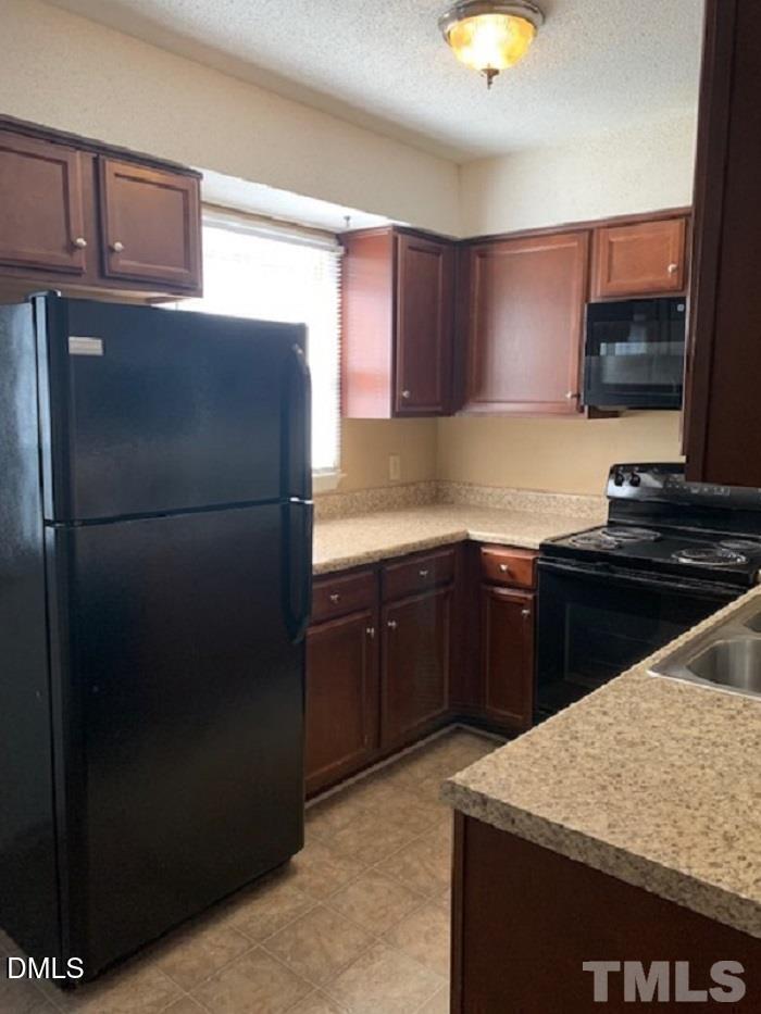 5105 Vann Street, Unit D Raleigh, NC 27606 - Photo 6 of 7 5105-D Kitchen