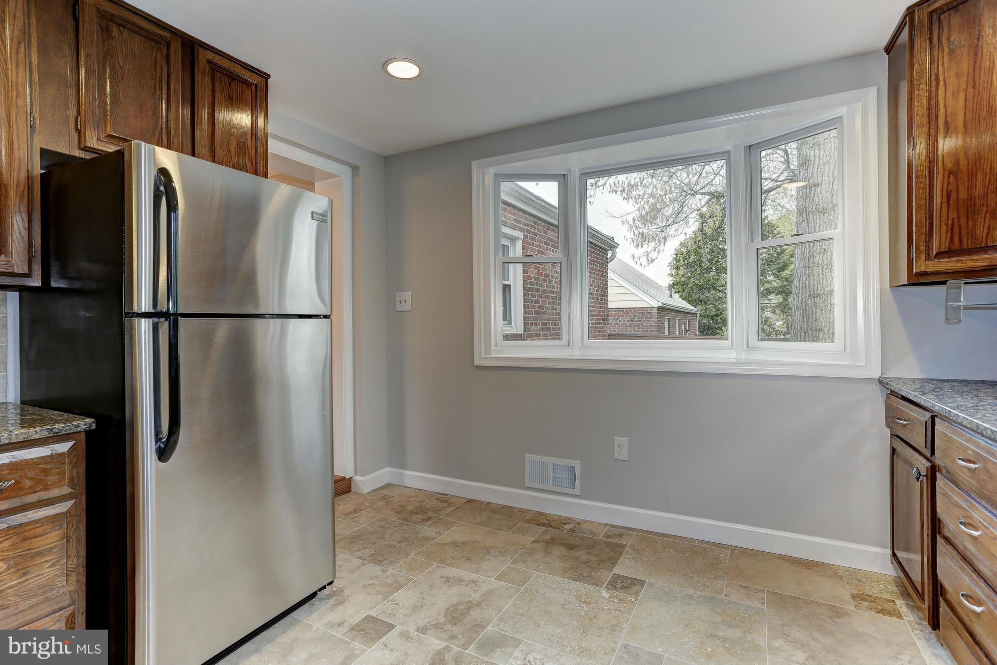 10600 Inwood Avenue Silver Spring, MD 20902 - Photo 17 of 30 Kitchen