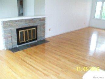 16535 East Eight Mile Road Eastpointe, MI 48021 - Photo 3 of 5 8m3