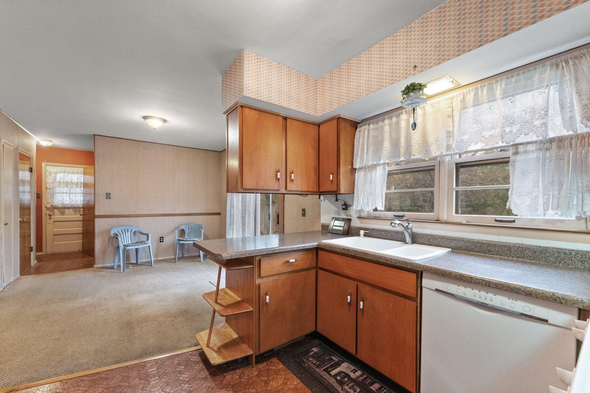 302 Pratt Street Crown Point, IN 46307 - Photo 11 of 37 2048x1365