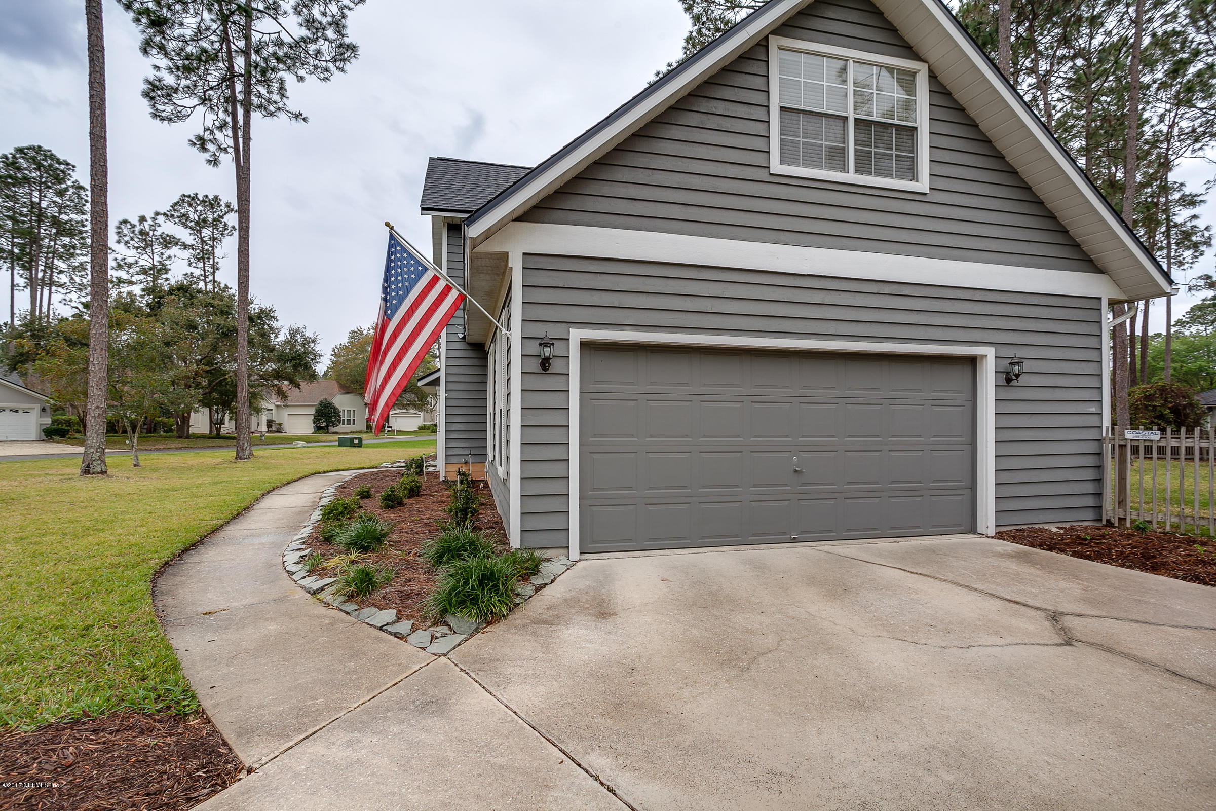 1720 Hunters Ridge Road Fleming Island, FL 32003 - Photo 4 of 35 Garage_Entry