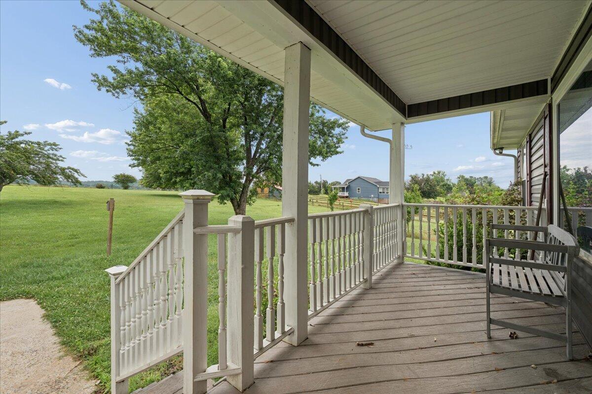 1911 Von Roy Road Bedford, VA 24523 - Photo 4 of 51 04-1911 Von Roy Rd-4