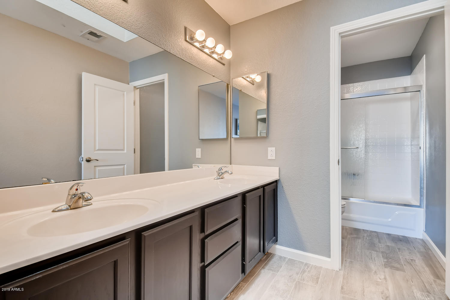1764 East Carter Road Phoenix, AZ 85042 - Photo 6 of 10 1764 East Carter Road Phoenix-large-007-