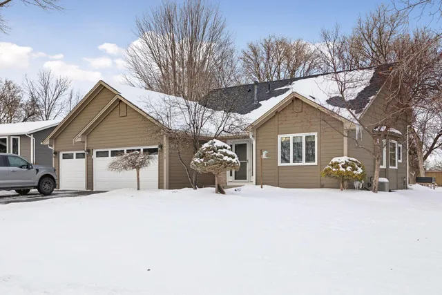$405,000 | 10115 205th Court West, Lakeville, MN 55044