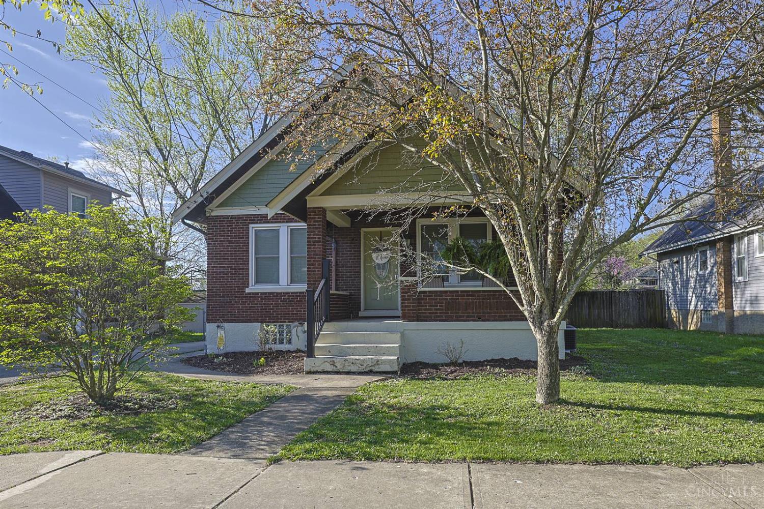 15 Bonham Road Wyoming, OH 45215 - Photo 1 of 37