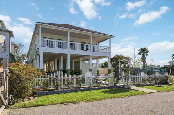 $925,000 | 1813 Avenue A, Dickinson, TX 77539