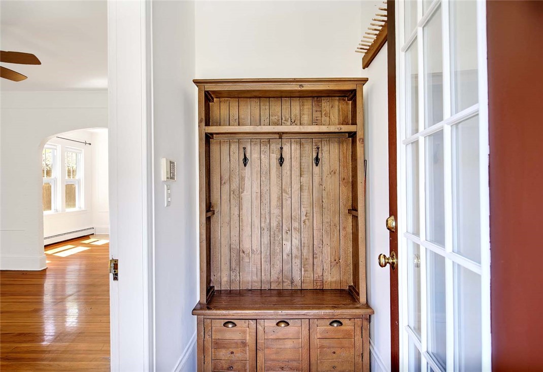 91 4th Street Providence, RI 02906 - Photo 4 of 26