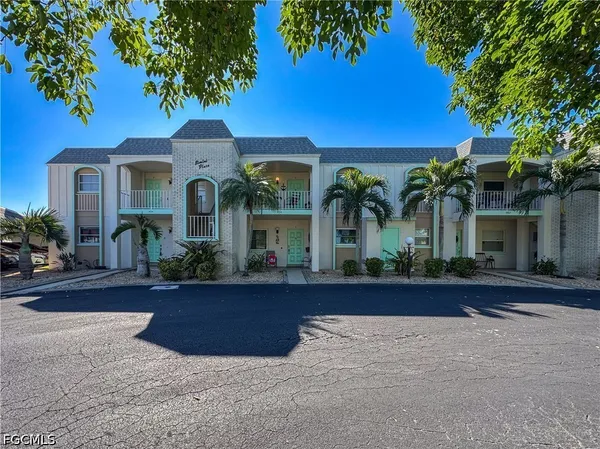 $279,900 | 304 Tudor Drive, Unit 7, Cape Coral, FL 33904