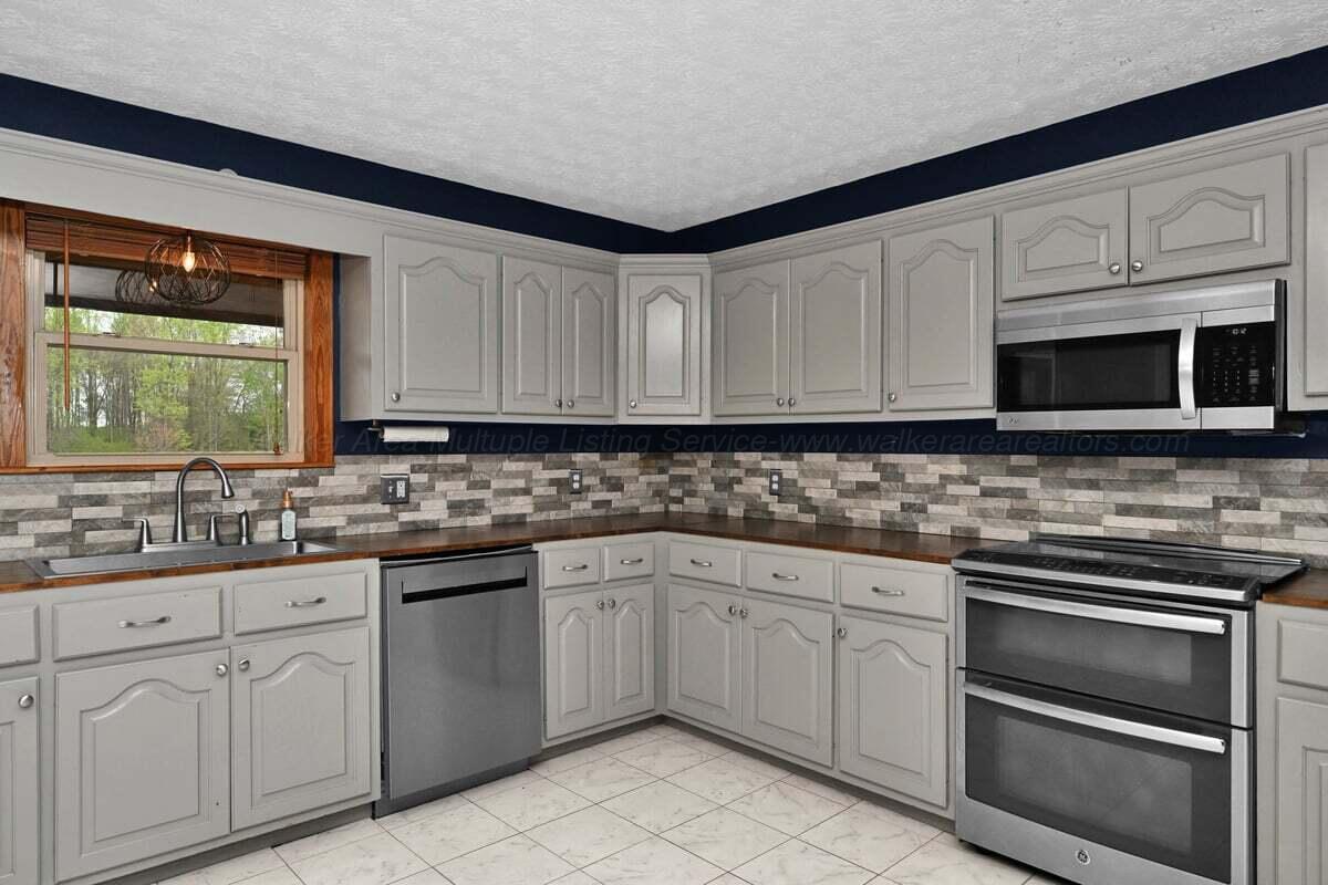196 County Road 3706 Addison, AL 35540 - Photo 12 of 49 Double Oven, Microwave, Dishwasher