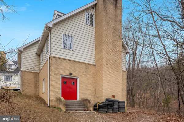 $975,000 | 515 Old Fire Tower Road, Capon Bridge, WV 26711