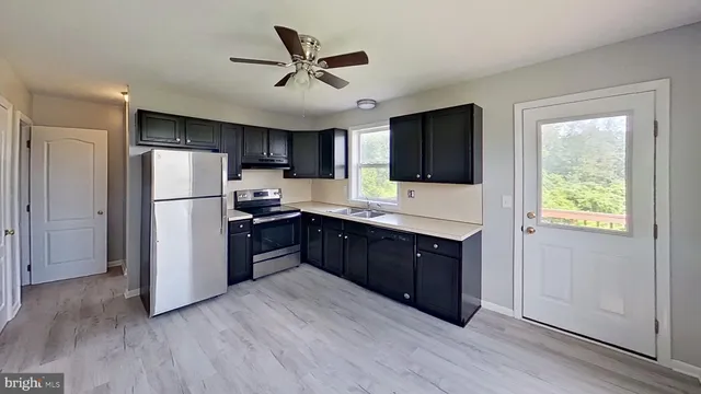 $1,475 | 256 Olney Road, Dallastown, PA 17313