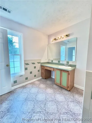 $2,100 | 5712 Bibar Road, Fayetteville, NC 28304