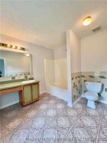 $2,100 | 5712 Bibar Road, Fayetteville, NC 28304