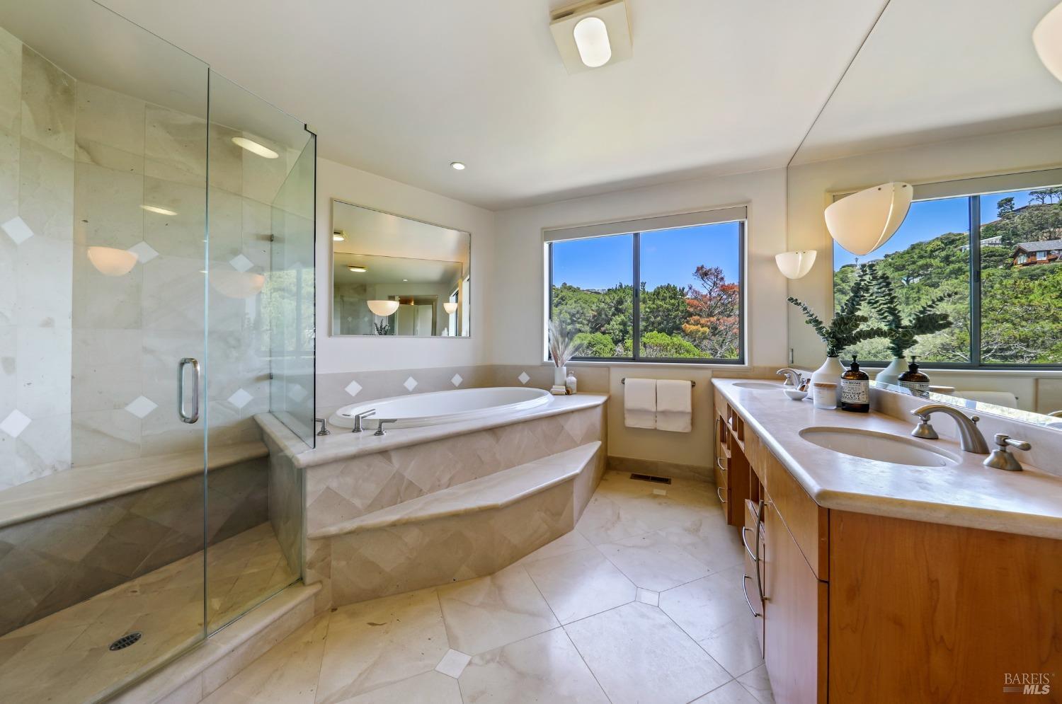 21 Tara Hill Road Tiburon, CA 94920 - Photo 21 of 52