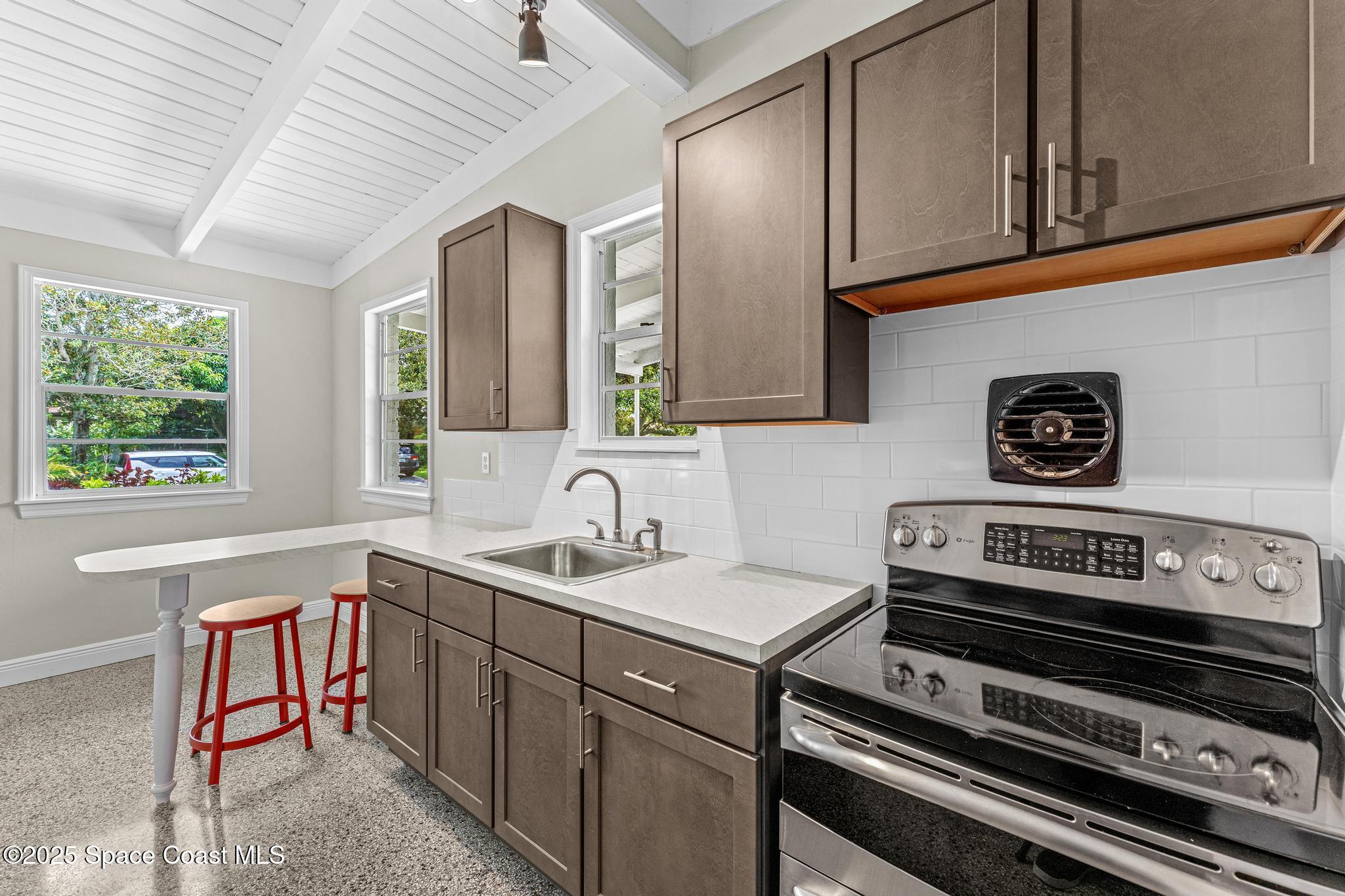 1644 Old Colonial Way Melbourne, FL 32935 - Photo 6 of 34 DSC05032