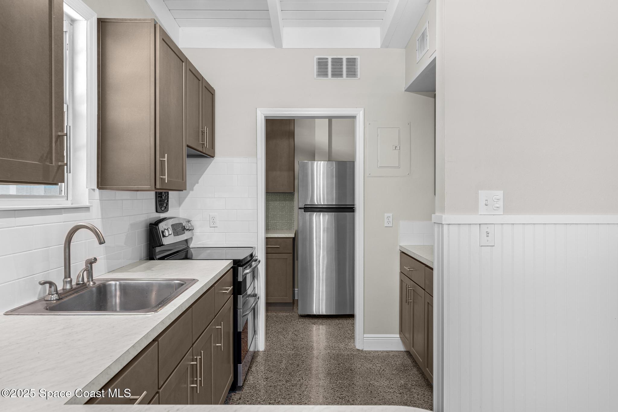 1644 Old Colonial Way Melbourne, FL 32935 - Photo 7 of 34 DSC05037