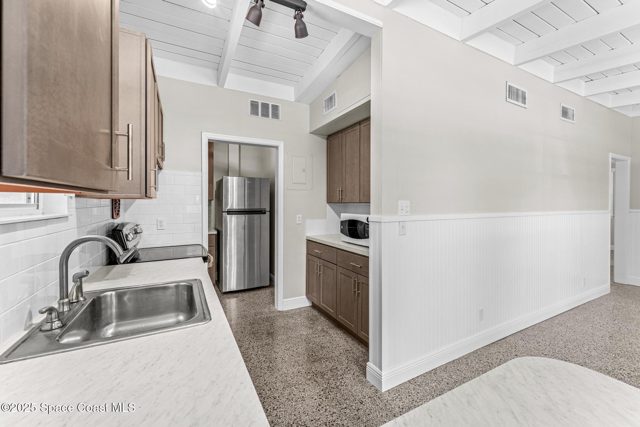 1644 Old Colonial Way Melbourne, FL 32935 - Photo 8 of 34 DSC05015