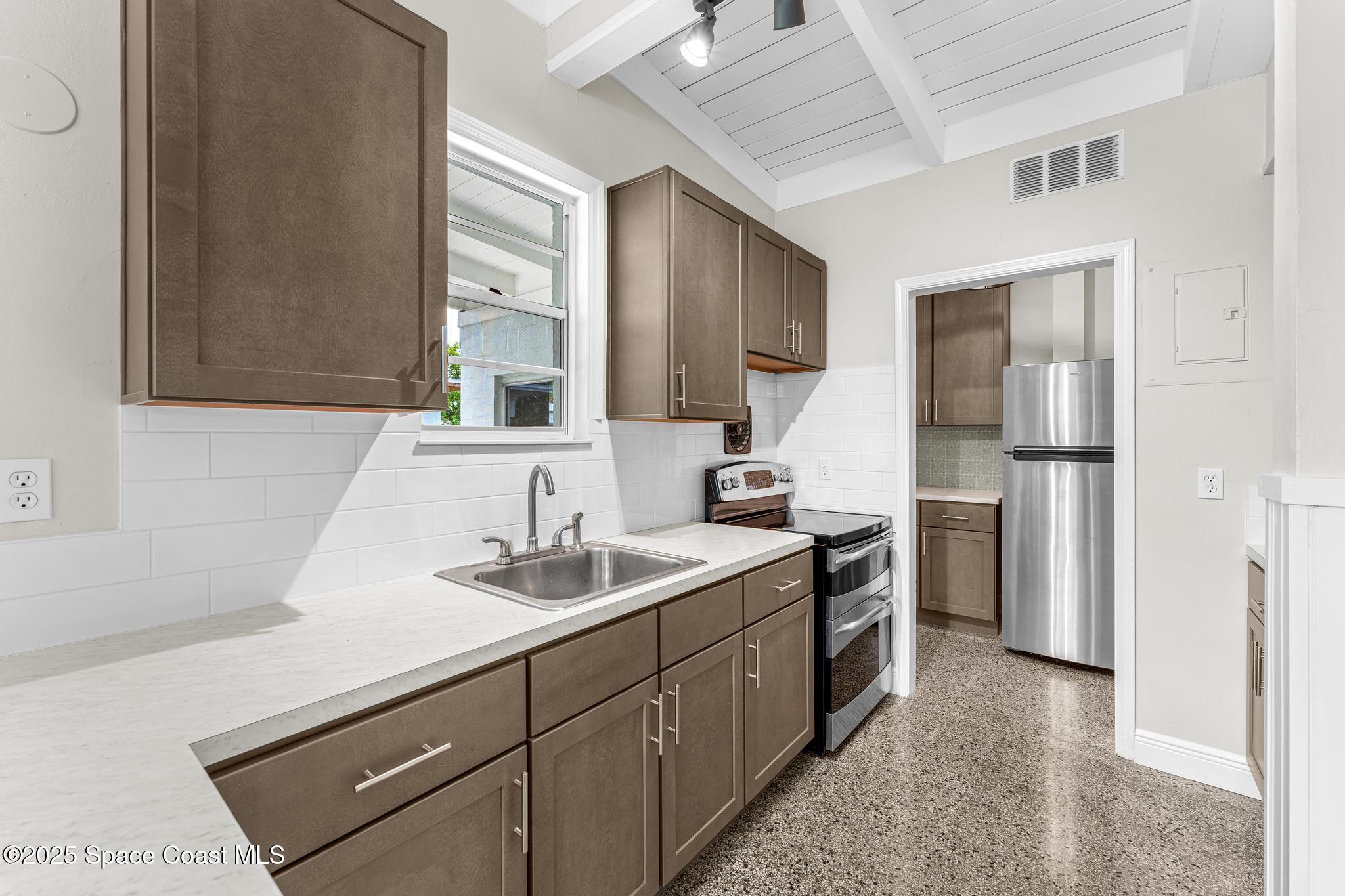 1644 Old Colonial Way Melbourne, FL 32935 - Photo 9 of 34 DSC05020