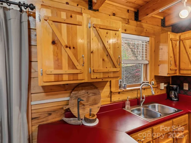 $425,000 | 65 Charleston Harbor Drive, Saluda, NC 28773