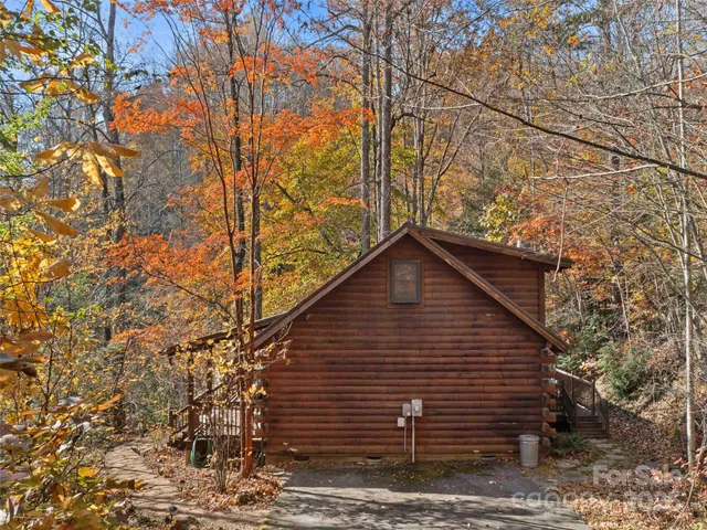 $425,000 | 65 Charleston Harbor Drive, Saluda, NC 28773