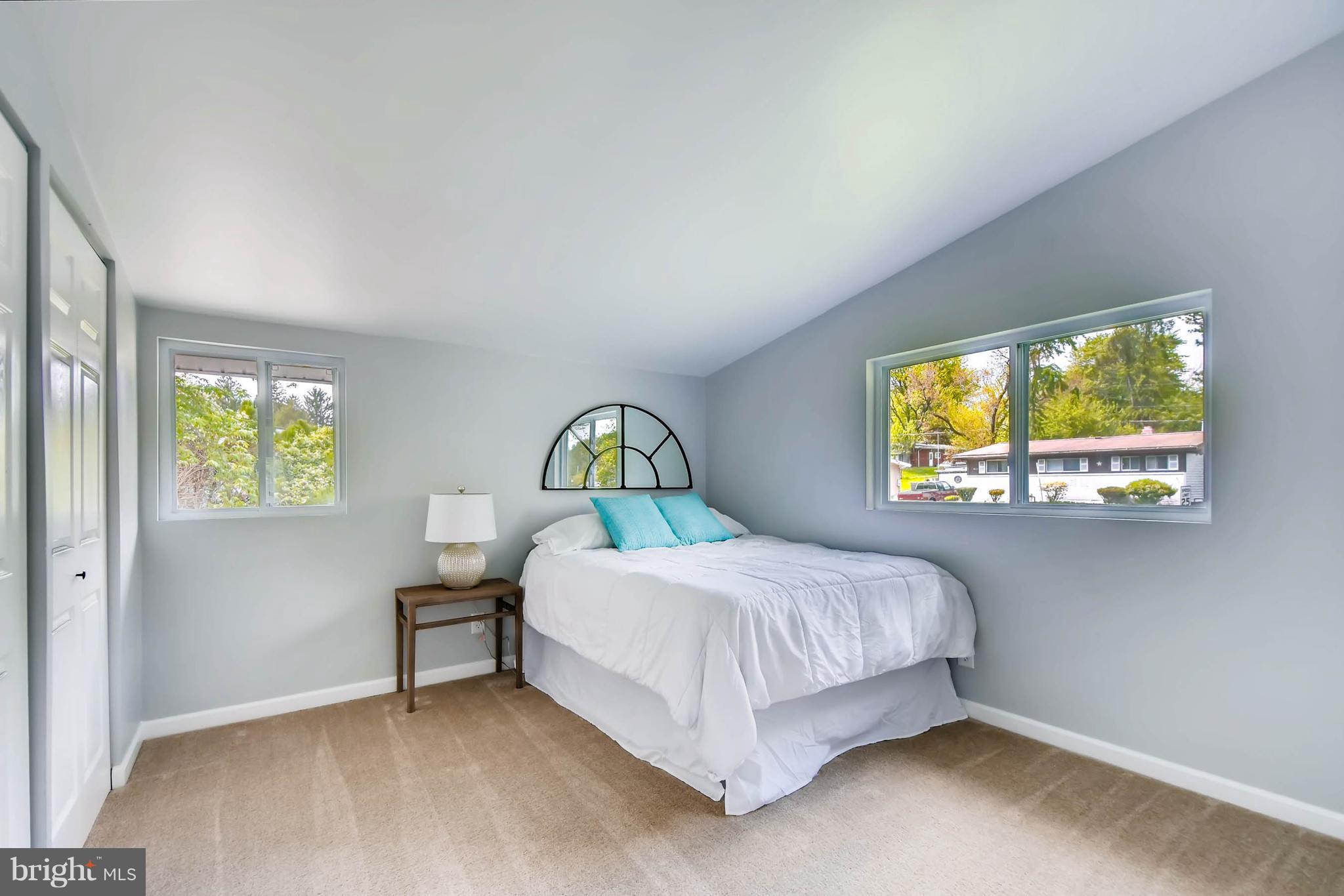 4707 Maryknoll Road Baltimore, MD 21208 - Photo 15 of 29 Spacious master bedroom