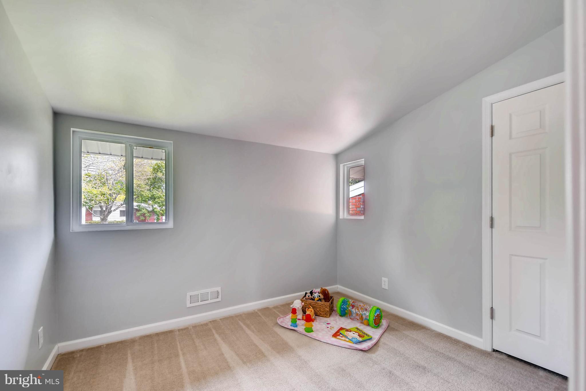 4707 Maryknoll Road Baltimore, MD 21208 - Photo 20 of 29 Large bedroom
