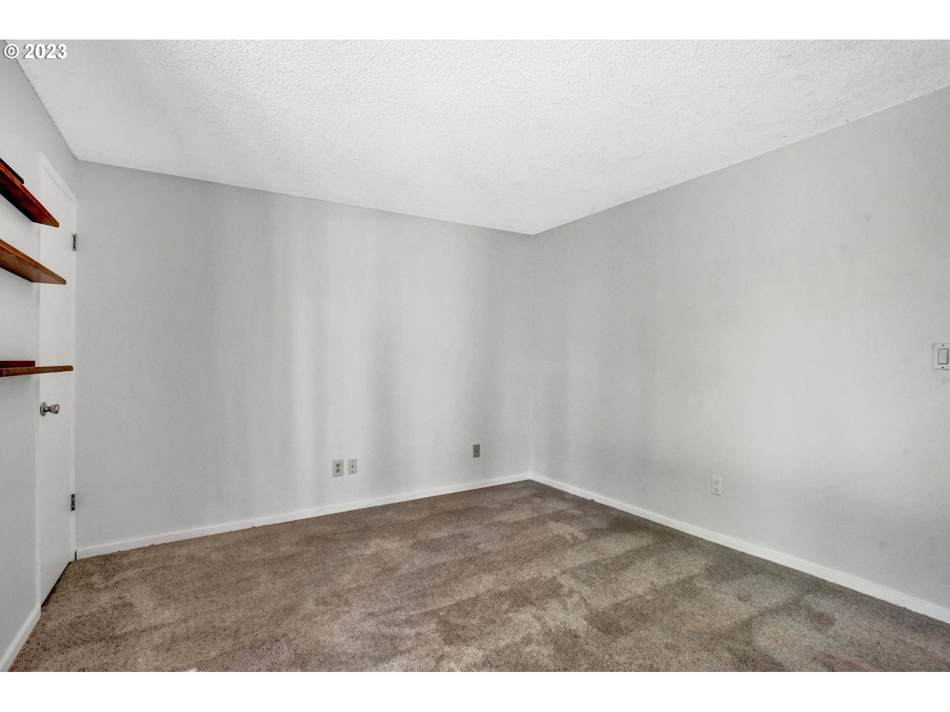 6160 Southwest Heights Lane Beaverton, OR 97007 - Photo 23 of 40 a view of an empty room