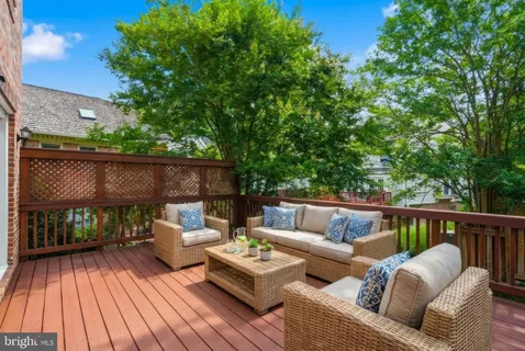 $775,000 | 3911 Green Look Court, Fairfax, VA 22033